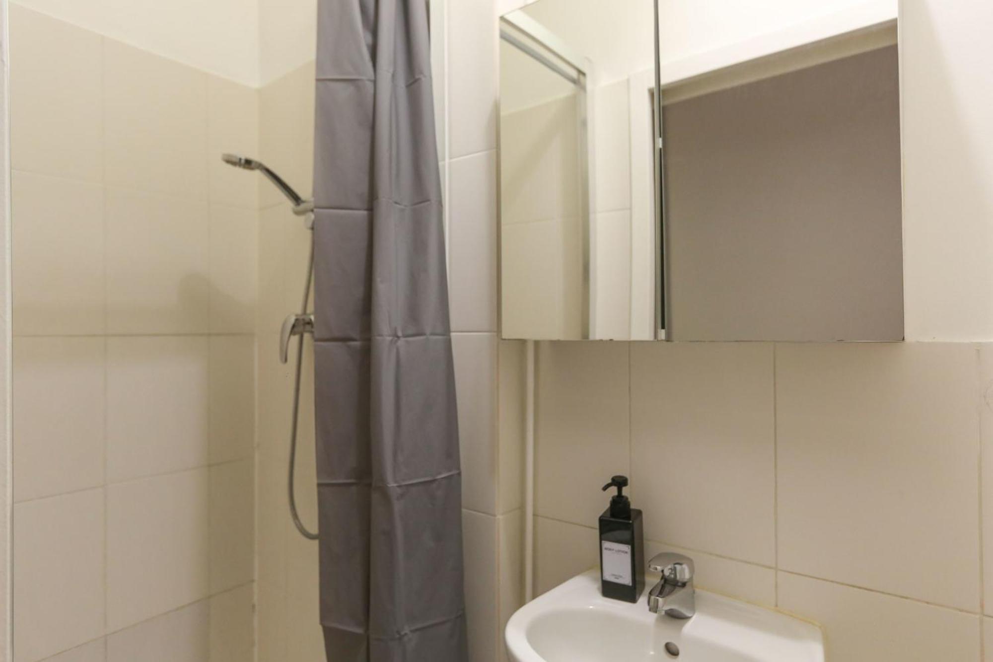 Nice And Comfortable Studio Apartment Parijs Buitenkant foto